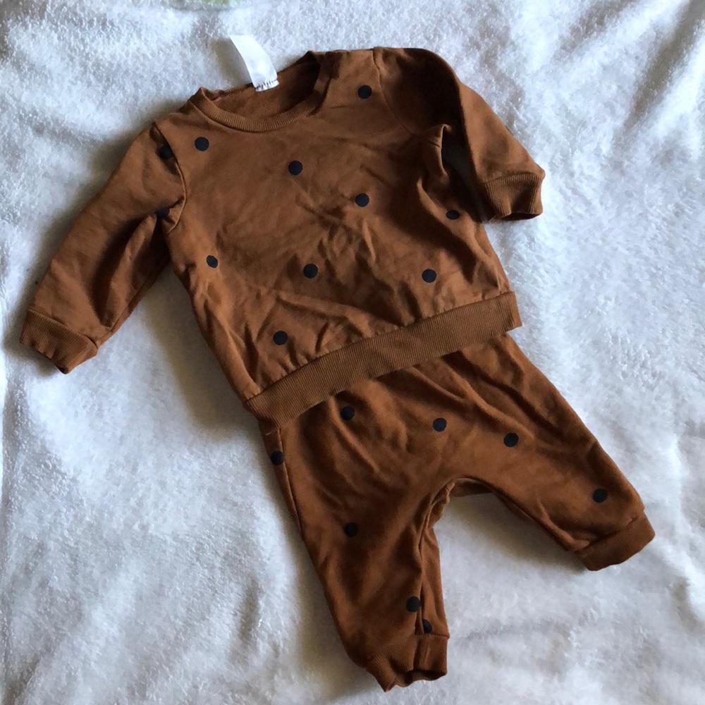 Sweatshirt and joggers set